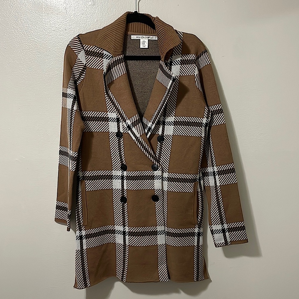 Max studio sweater